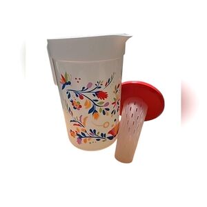 Tupperware ILUMINA 1 Gal Pitcher W/Insert & Push-Button Lid